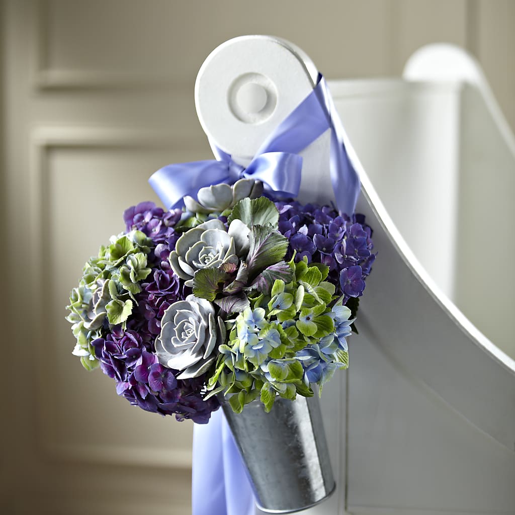 Declaration Pew Décor – Green Room Flowers Llc, Tucson AZ